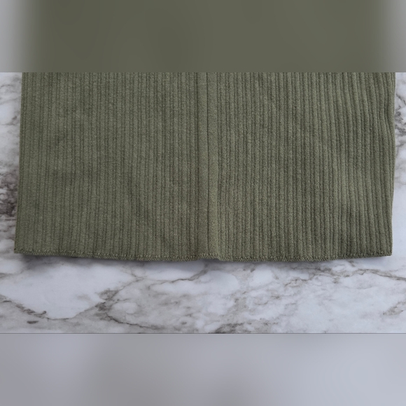 Express Olive Green Ribbed Fitted Sweater - Picture 4 of 8